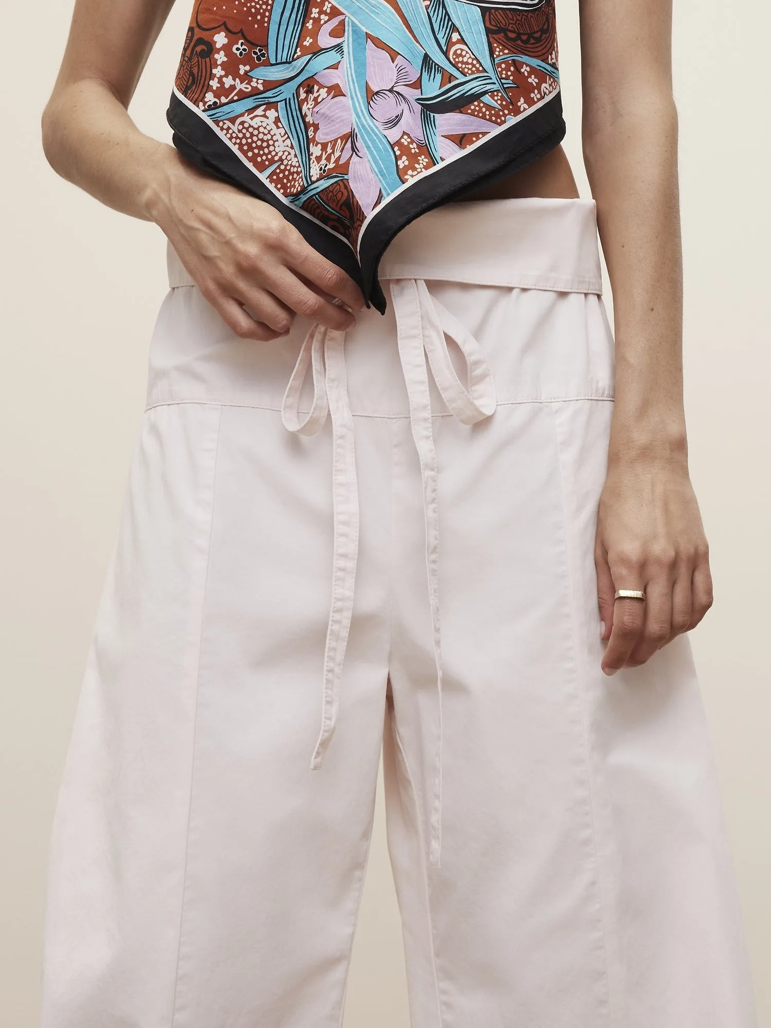 The White Lotus Twill Fisherman Pant Banana Republic